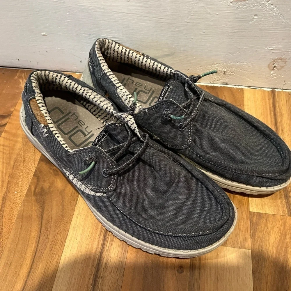 Hey Dude Men's Welsh Chambray Sea Blue Casual Shoes, size 8, distressed, GUC